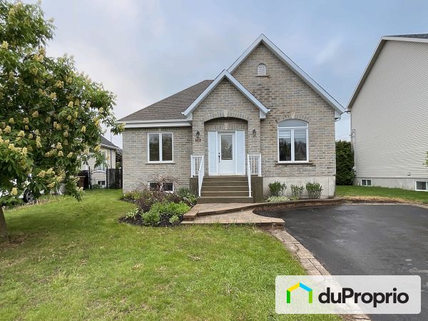 70, Rue Allard, St-Mathieu-De-Beloeil à vendre