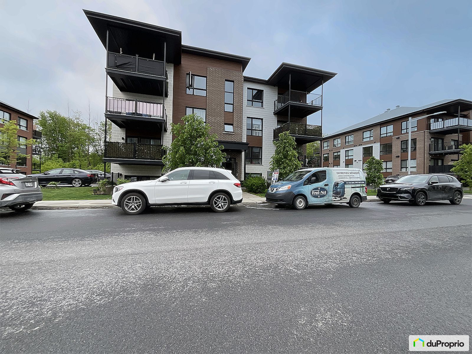 102 3700 Rue Medard Emard — photo 1