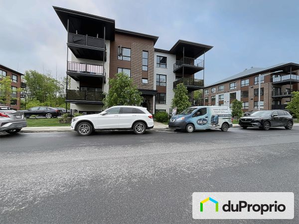 Buildings - 102-3700 rue Médard-Émard, Longueuil (St-Hubert) for sale