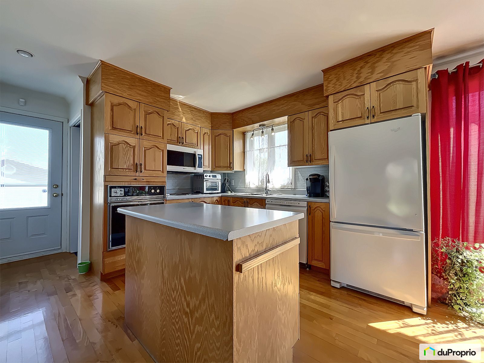 28 Rue Luneau — photo 3