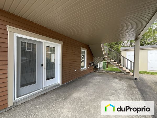 1071, rue Victor-Dupuis, Sherbrooke (Jacques-Cartier) à vendre