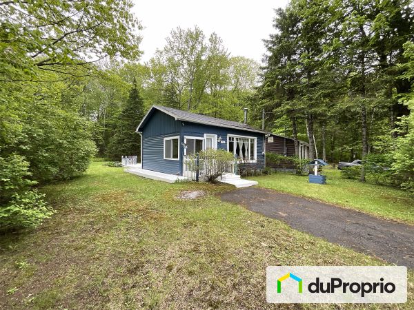 1008, chemin Du Lac-Connelly, St-Hippolyte à vendre