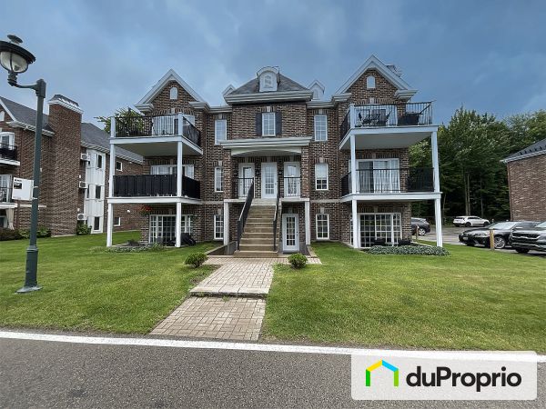 2286, boulevard des Pins, Ste-Marthe-Sur-Le-Lac à vendre