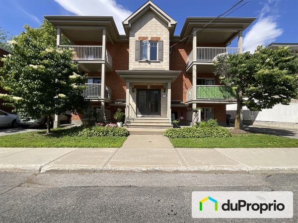 301-1133, rue Sainte-Hélène, Longueuil (Vieux-Longueuil) à vendre