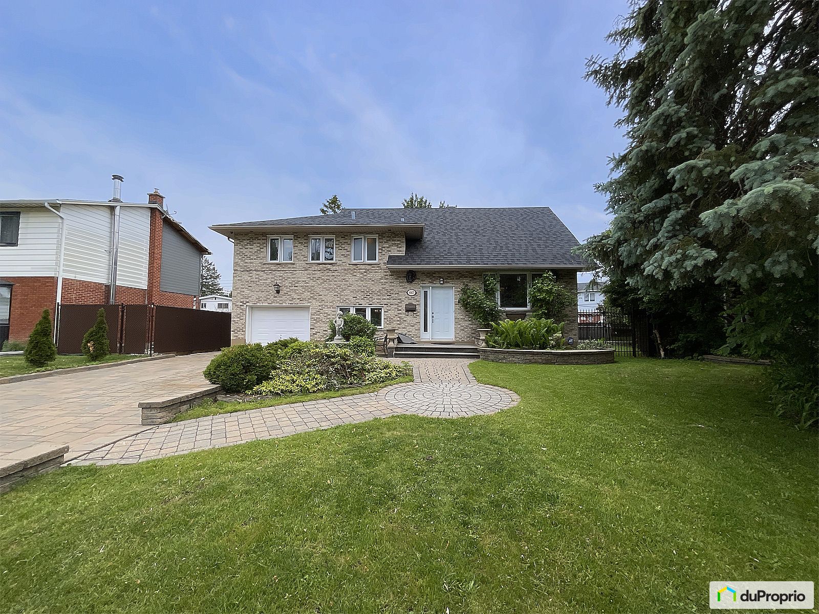 447 Rue Runnymede — photo 3