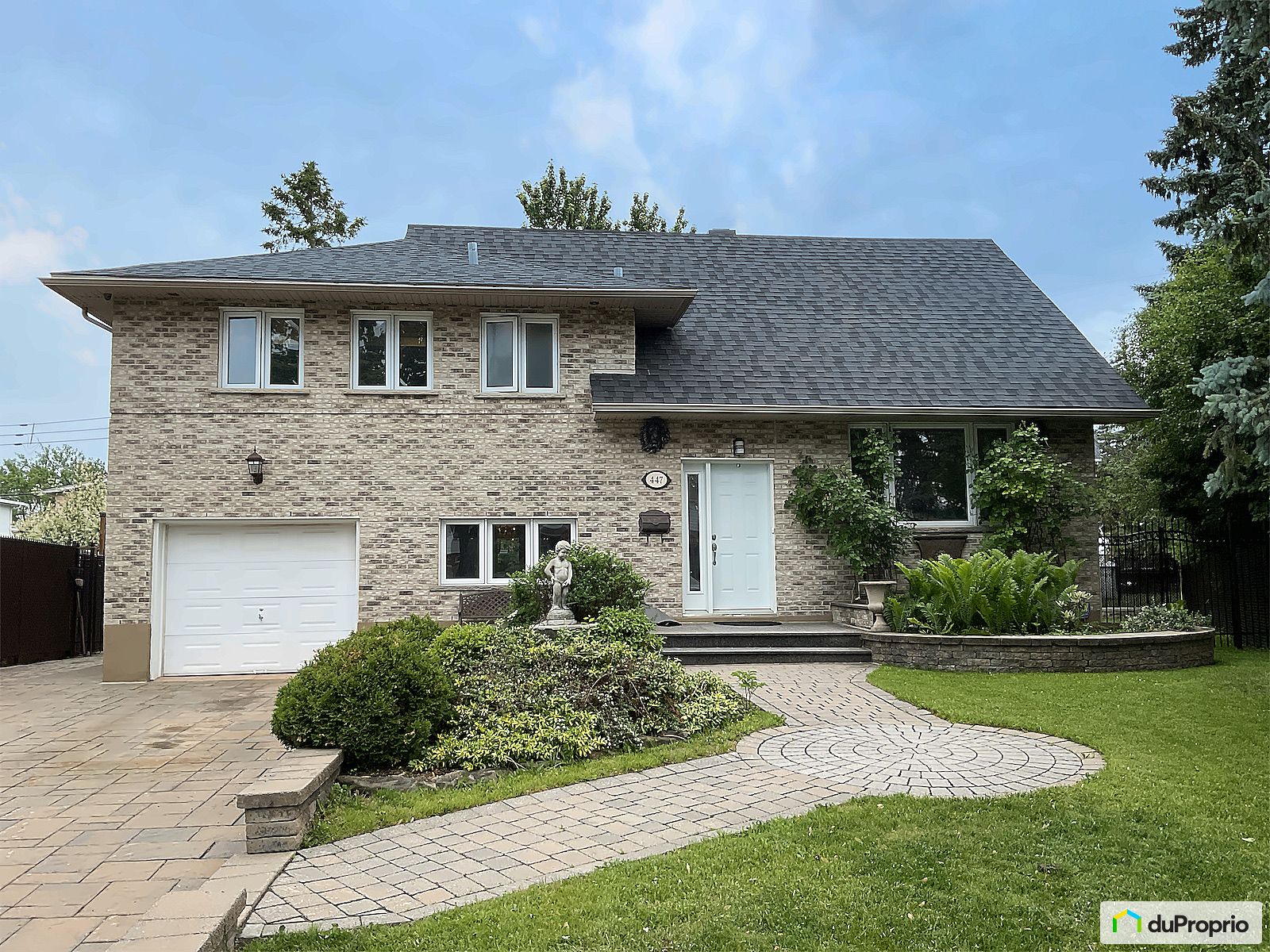 447 Rue Runnymede — photo 1