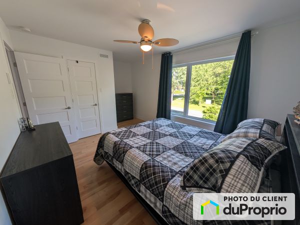 Primary bedroom - 3402 rue Hamel, St-Jean-Baptiste for sale