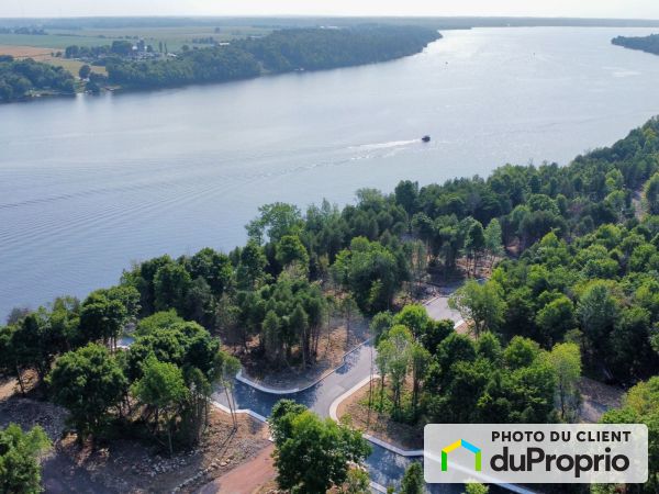 Vue aérienne - rue des Draveurs / rue du Hameau, Brownsburg-Chatham à vendre