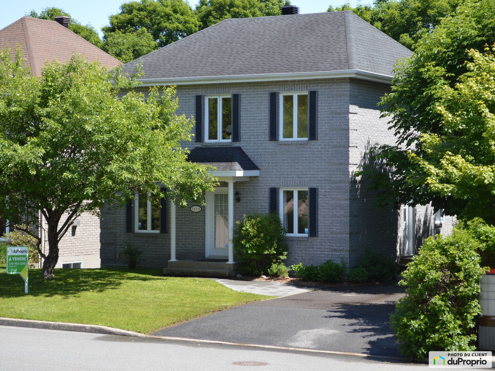 1222 Rue De La Souveraine — photo 1