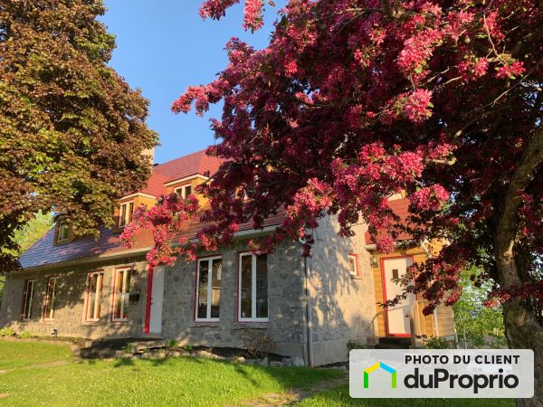 West Side - 3266-3266A rue Duc de Milan, Beauport for sale