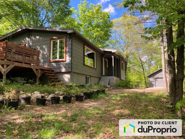 1774 rue Pierre-Péladeau, Ste-Adèle for sale