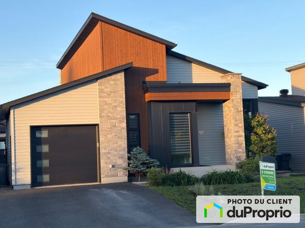 275 rue des Écoliers, Granby for sale