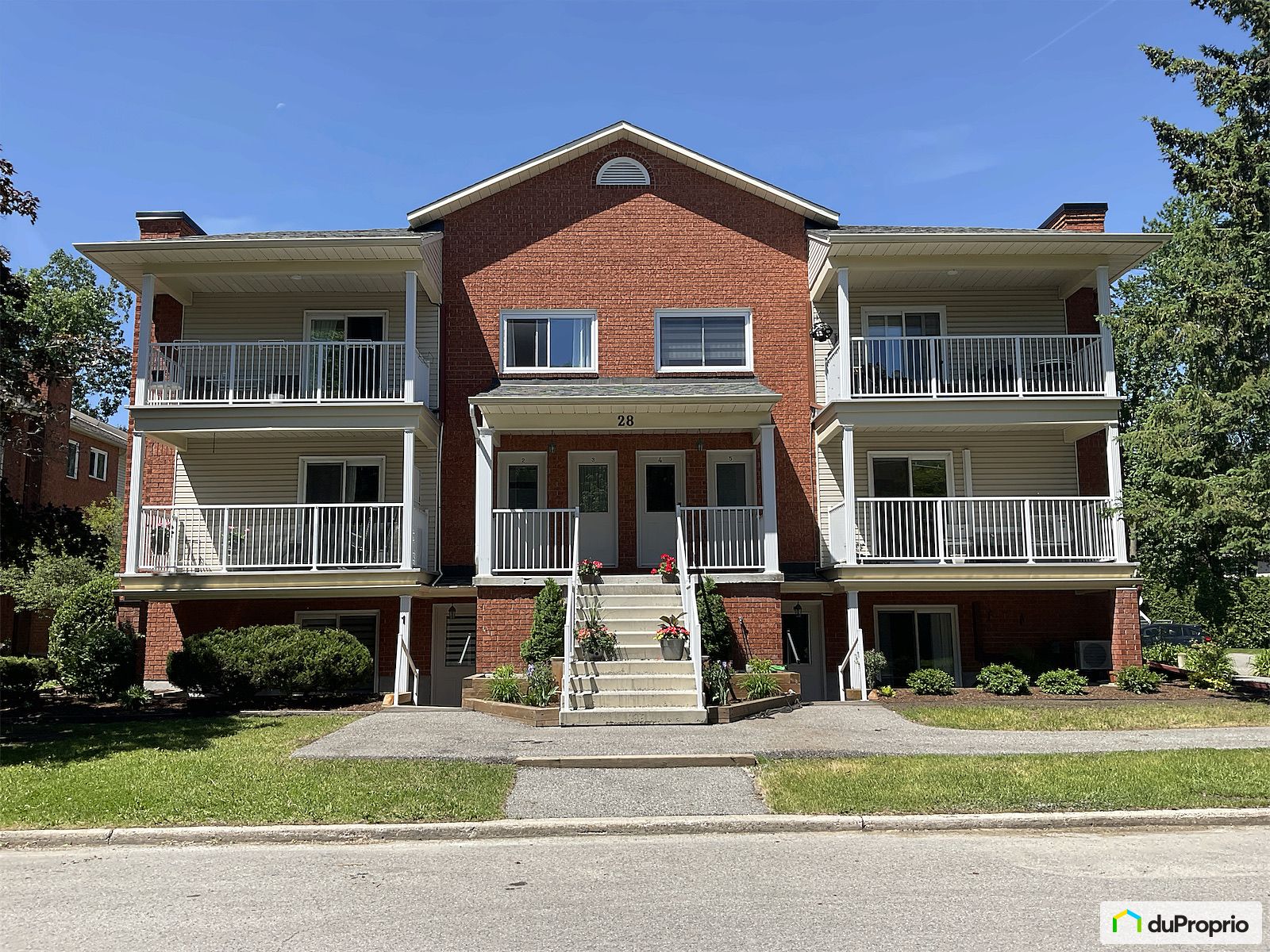 2 28 Rue De Lepervier — photo 1