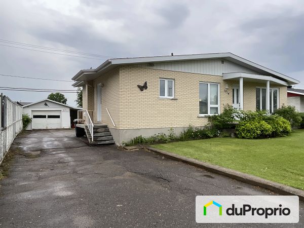 1916 rue St-Jean-Baptiste, Jonquière (Jonquière) for sale