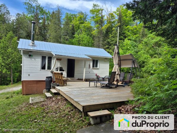 23, chemin de l'Écureuil-Roux, Gracefield à vendre