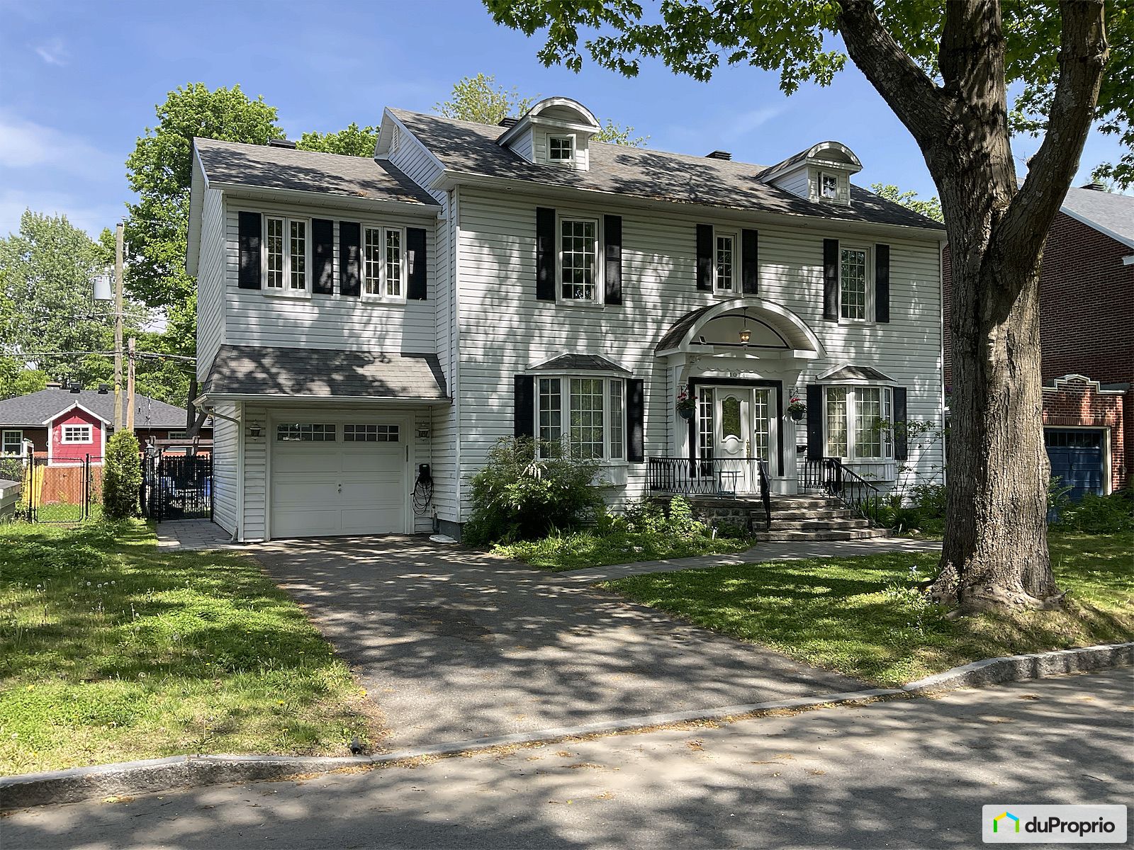 1074 Avenue De La Chatellenie — photo 1