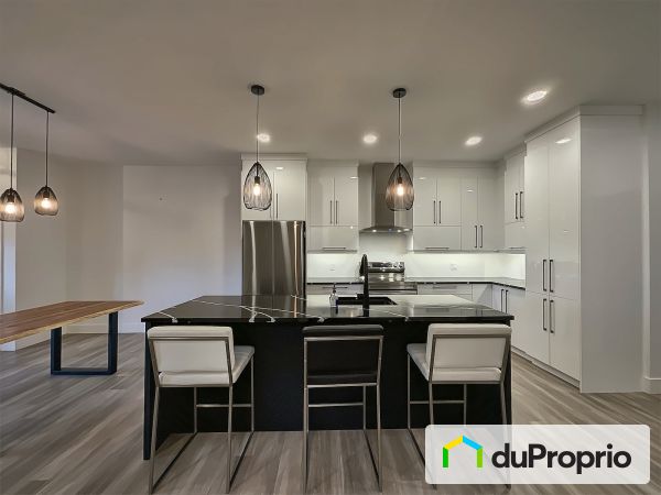 2-65 rue Desjardins, Magog for sale