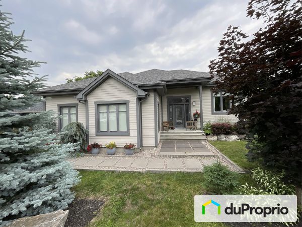 82, rue Luc-Marchessault, Bromont à vendre