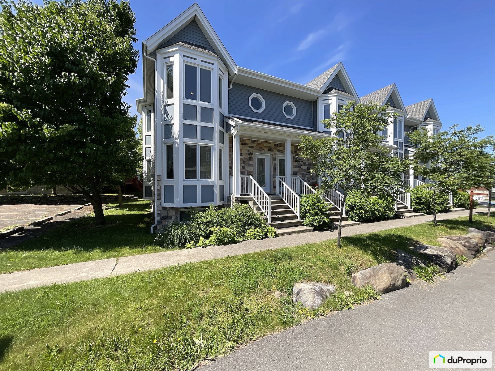 101 386 Rue De Vaudreuil — photo 1
