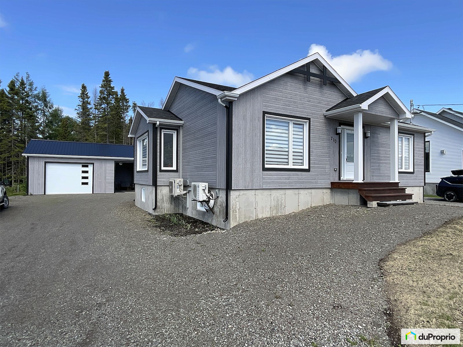 710 Rue Des Marronniers — photo 1