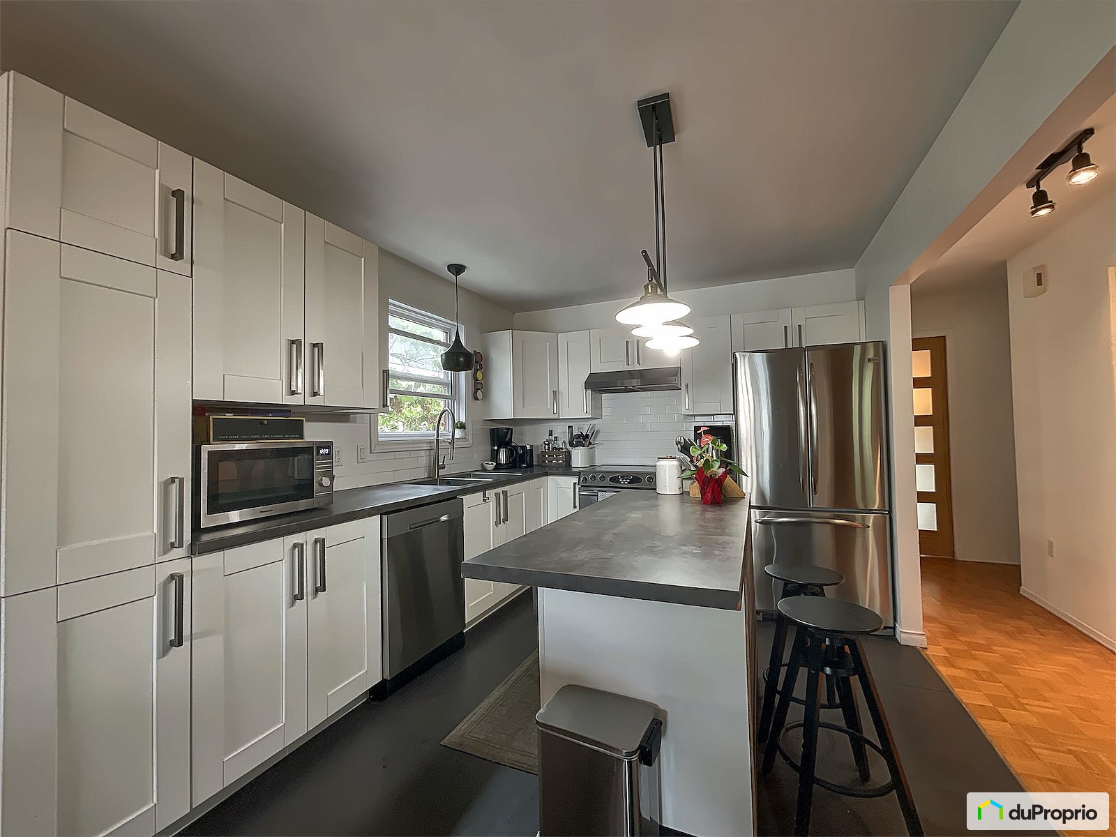 395 Rue Maisonneuve — photo 3