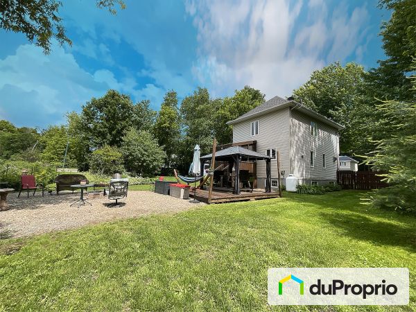 312 rue du Calypso, St-Lazare for sale