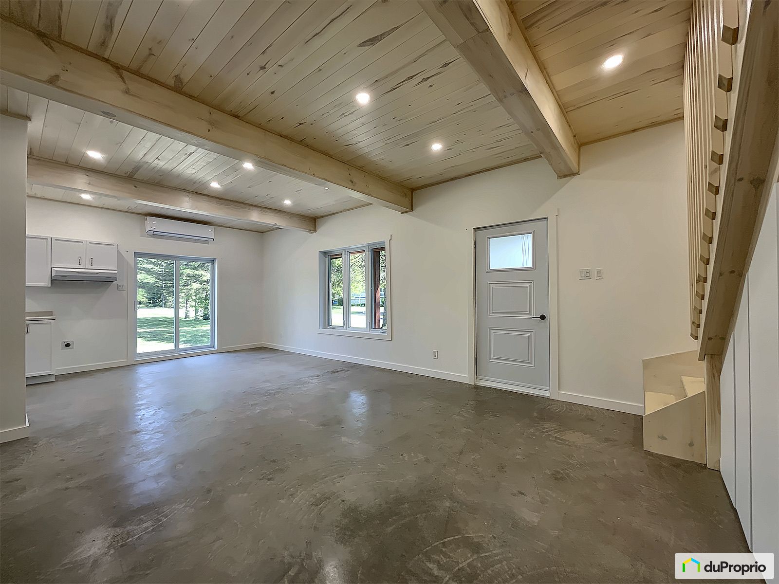 210 Rue Du Domaine — photo 3