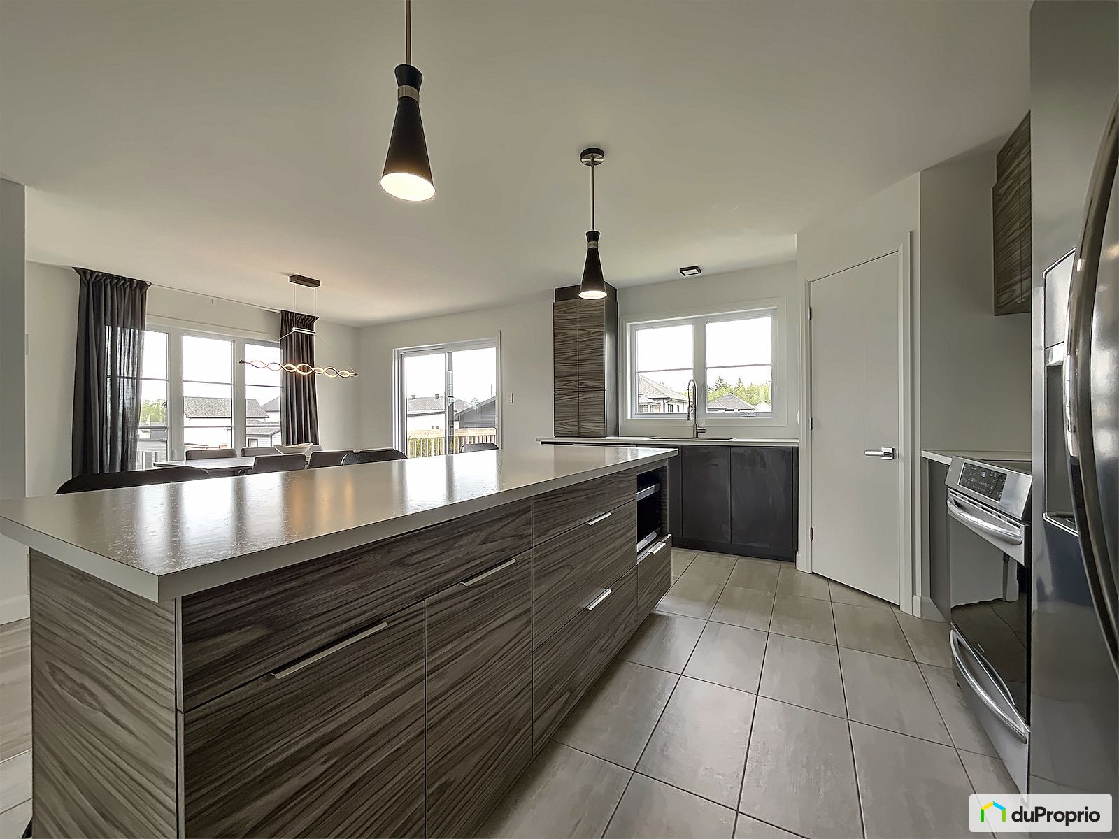 958 Rue Des Freres Pare — photo 2
