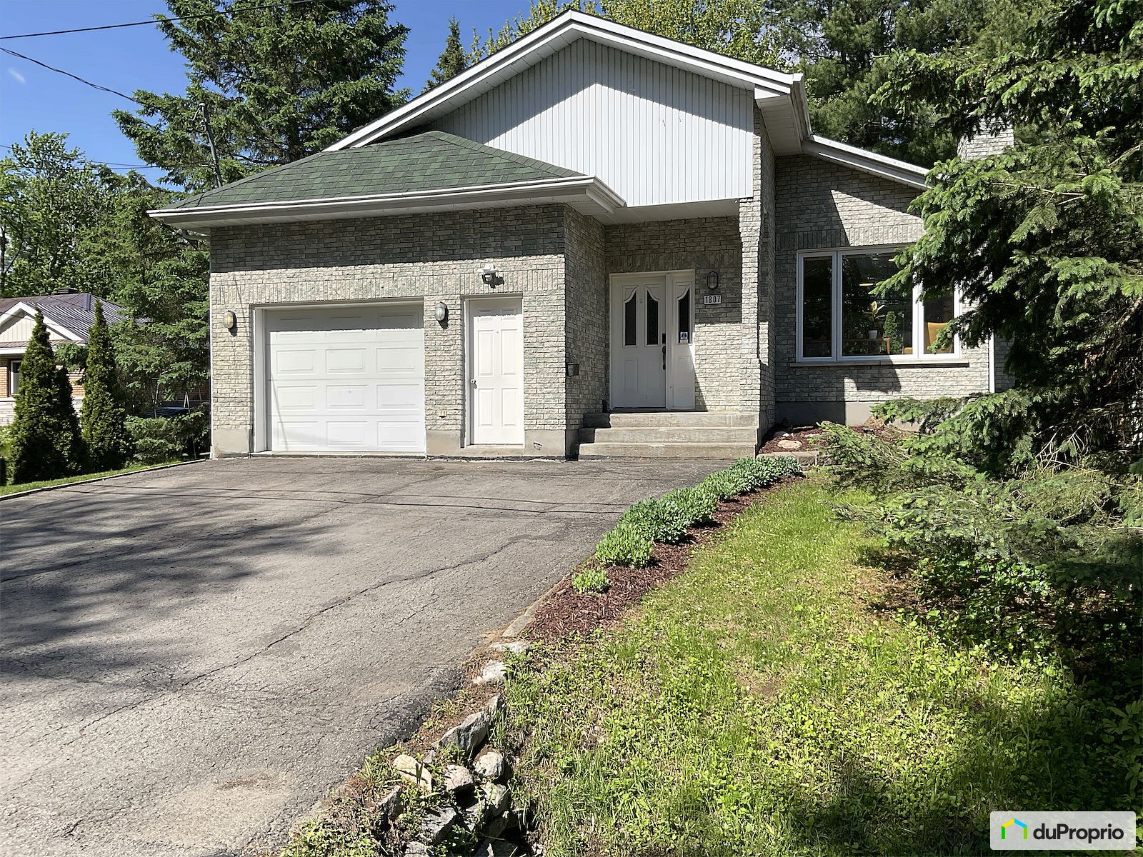 1807 Rue Glengarry — photo 1