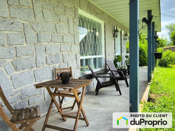 89 rue Principale, Ste-Christine-D'Auvergne for sale