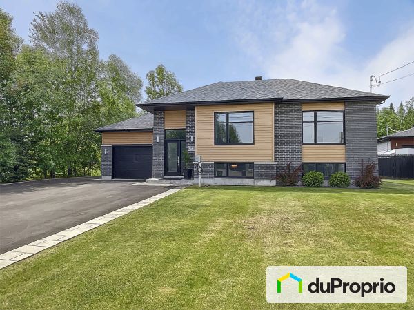 219, rue Albert-Bélisle, St-Lin-Laurentides à vendre