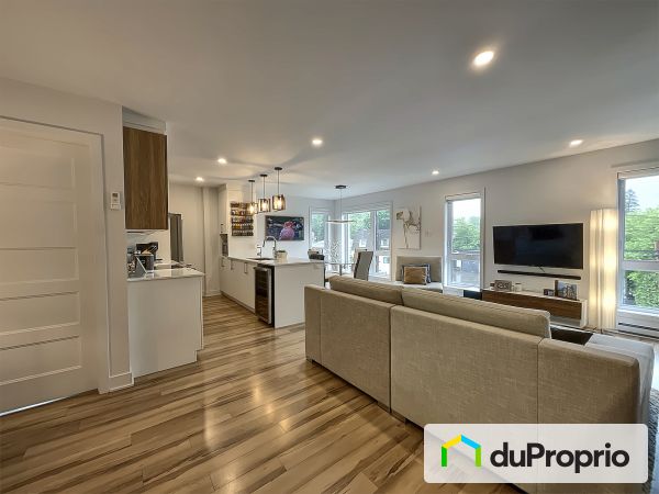 Salon - 58A, avenue Legrand, Laval-des-Rapides à vendre
