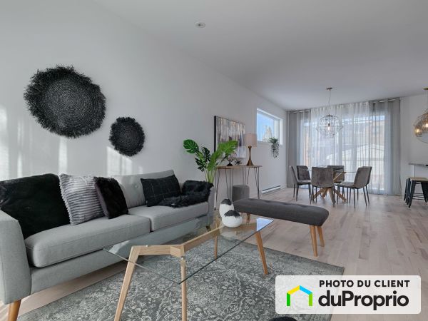 1861 Stratton, Longueuil (St-Hubert) for sale