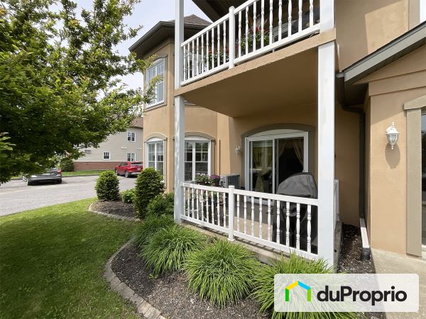 101-275 Boulevard Fortin, Granby for sale