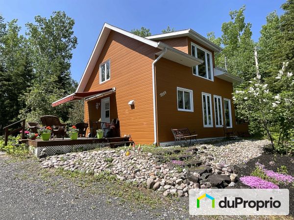 7059, rue du Centre, Jonquière (Lac-Kénogami) à vendre