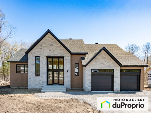726 Papineau, St-Colomban for sale