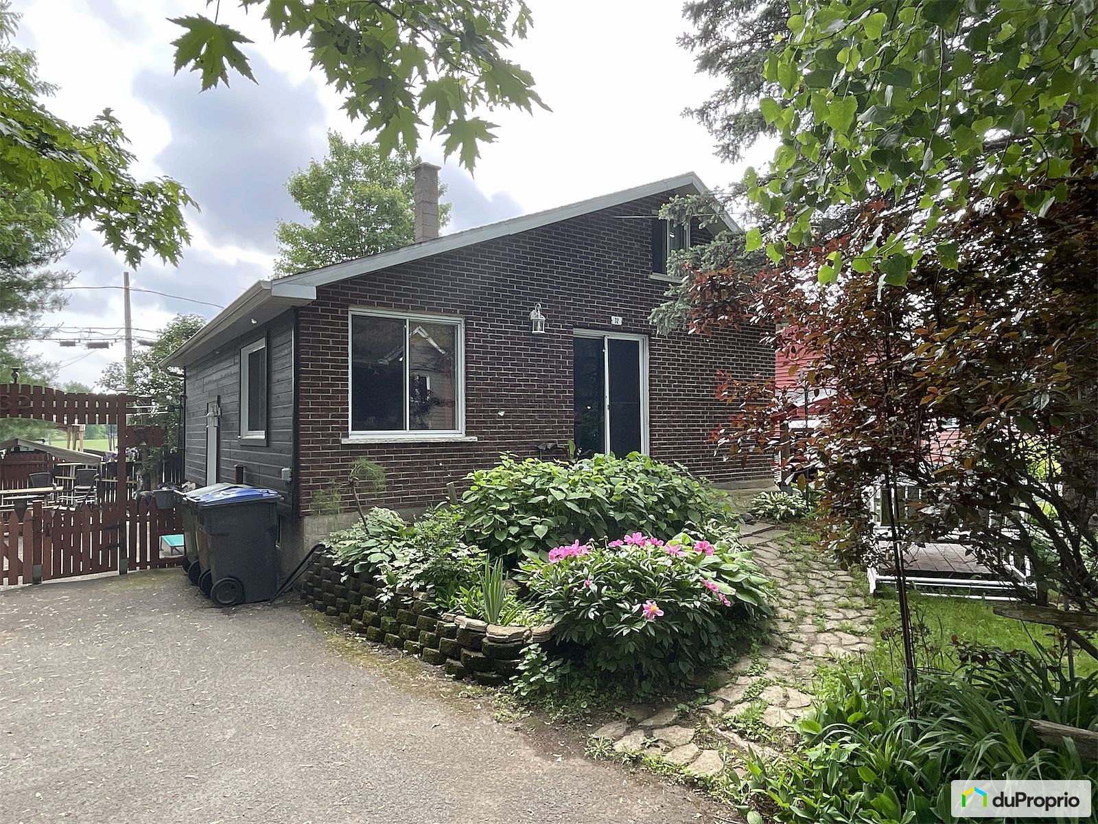 32 9E Avenue — photo 1