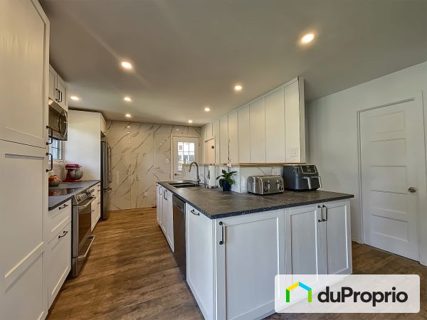 Kitchen - 5415 rue Garneau, St-Hyacinthe (Douville) for sale