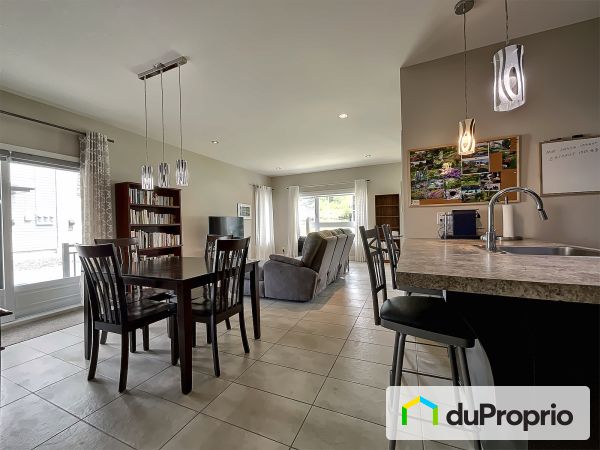 3611 2e Avenue, Notre-Dame-des-Pins for sale