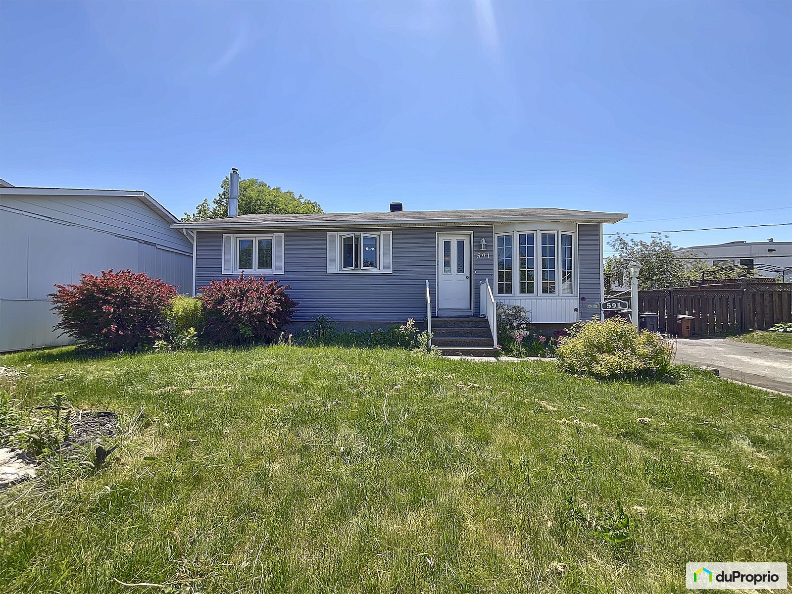 591 Rue Hurd — photo 1