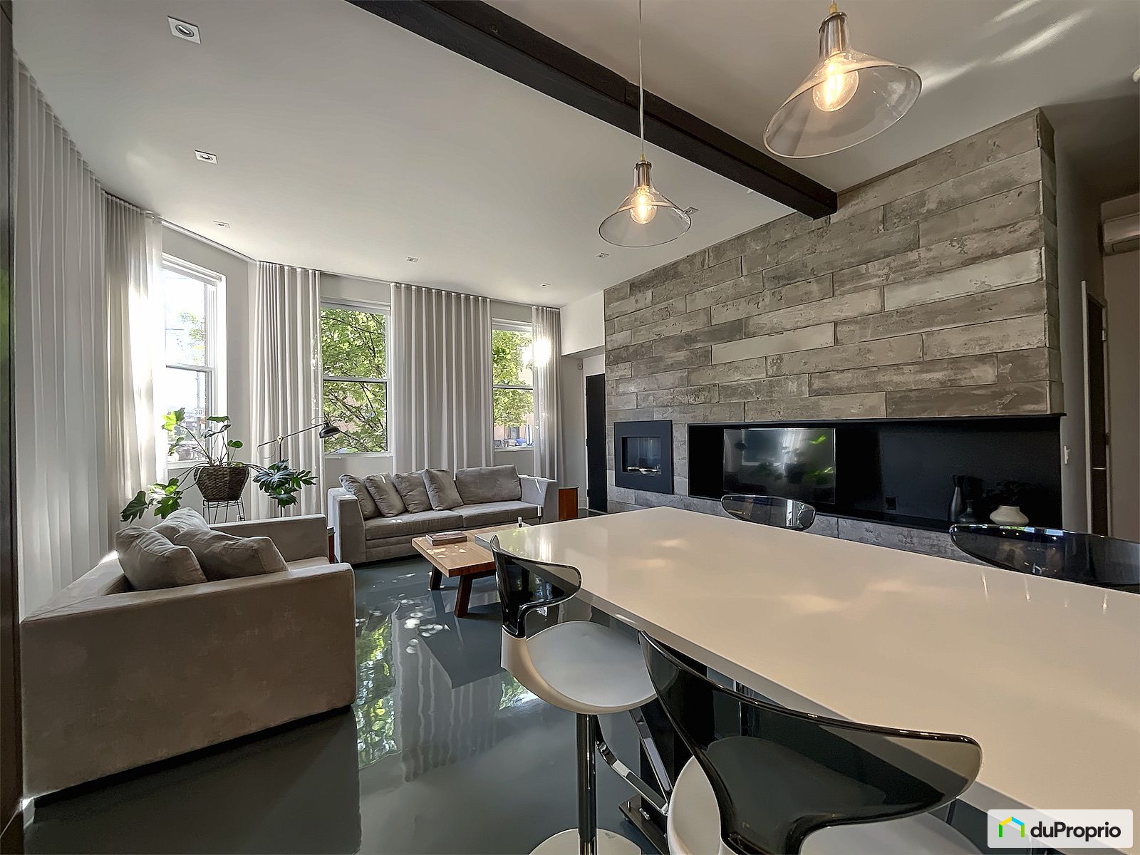 602 Rue Regina — photo 1