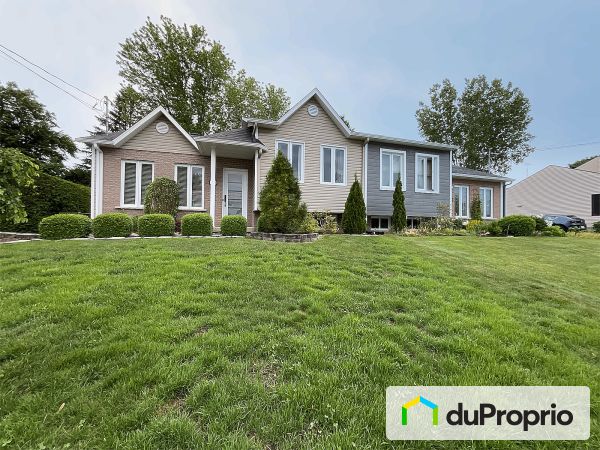 1190 5e Avenue, Acton Vale for sale