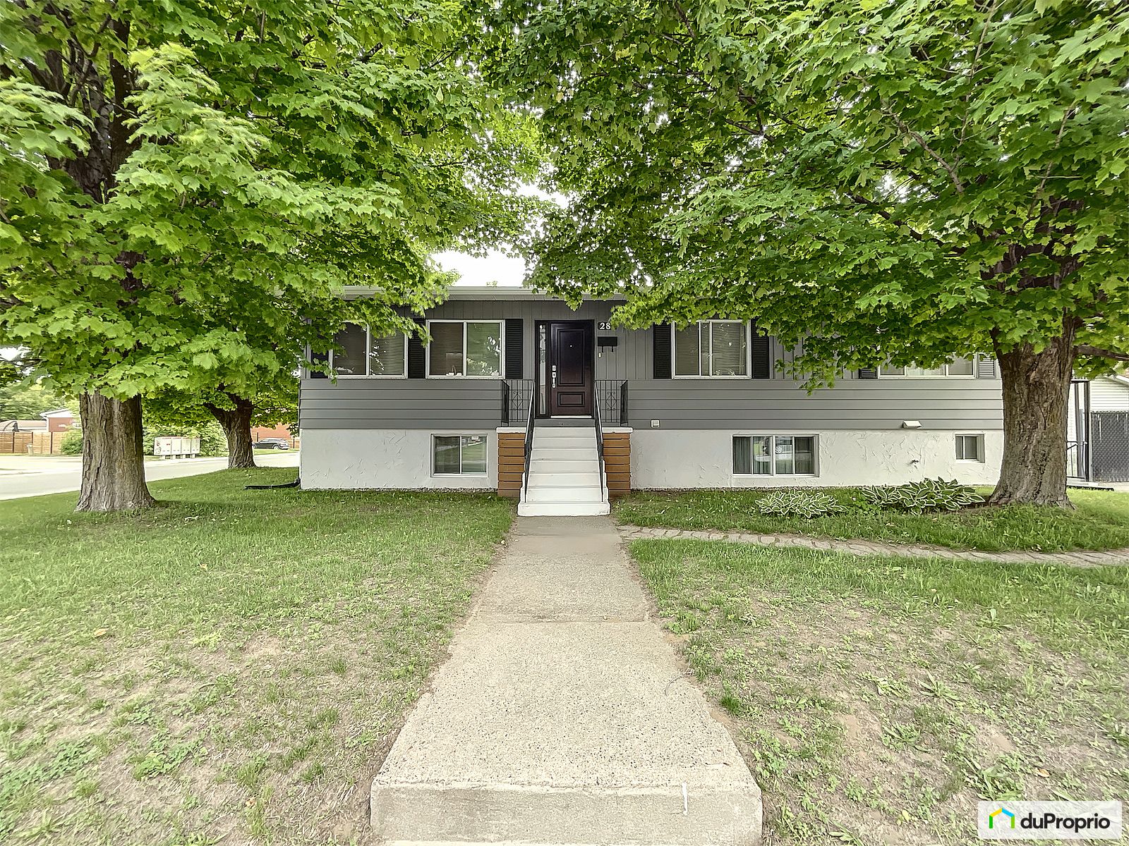 281 283 Rue Giguere — photo 1