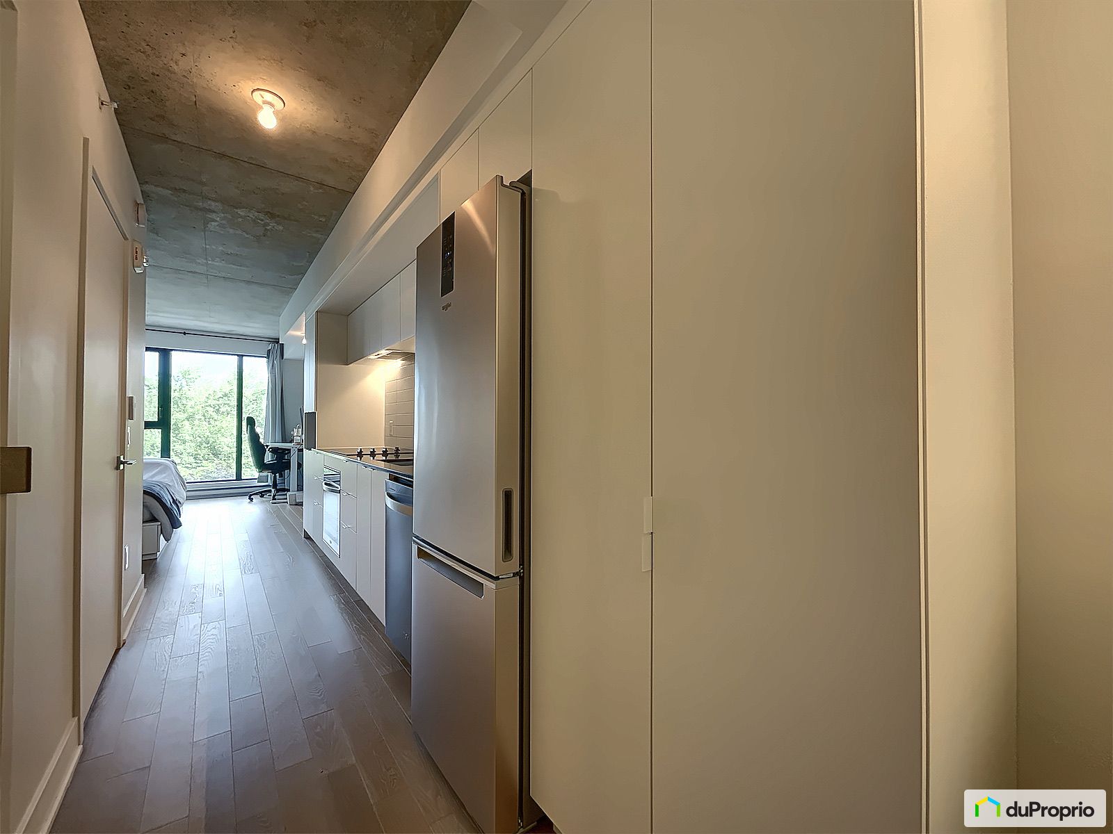 608A 1220 Boulevard Rene Leves — photo 2