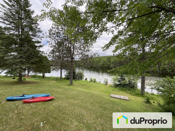 864 chemin du Lac à la Perchaude, St-Alexis-Des-Monts for sale