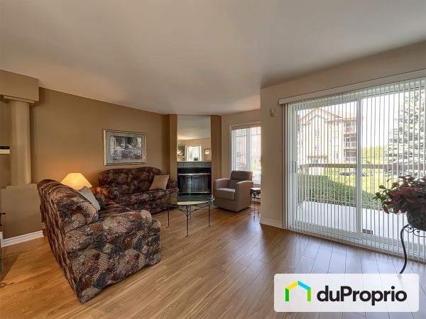 201-3270, rue des Châteaux, Chomedey à vendre