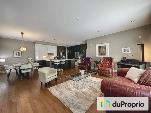 102-18500, rue J-A.Bombardier, Mirabel (St-Janvier) à vendre