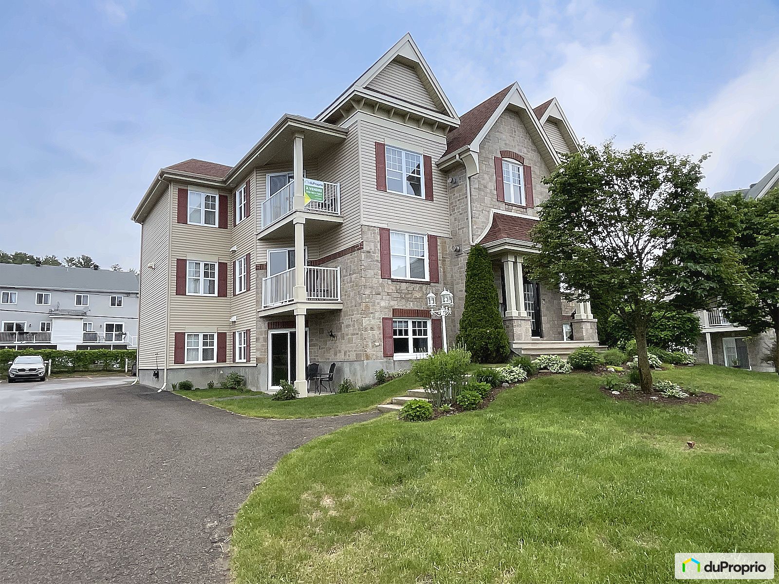 3 2205 Rue Isaac Jogues — photo 2