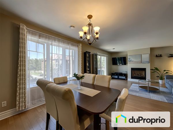 Salle à manger - 304-2408, rue Racine, Longueuil (St-Hubert) à vendre