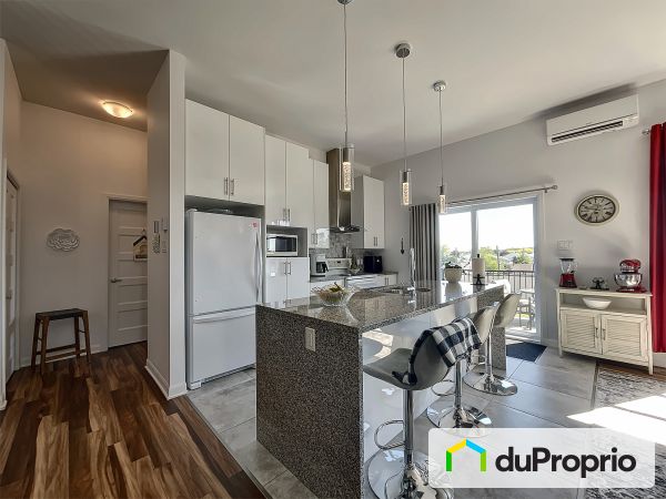 301-1101 rue Bernier, St-Jean-sur-Richelieu (St-Luc) for sale